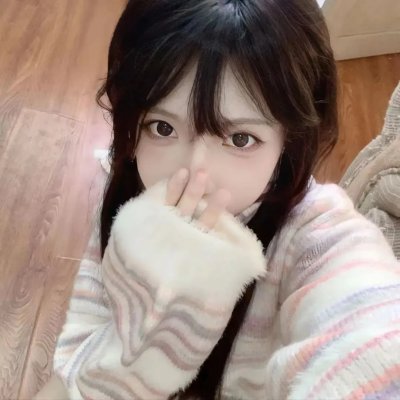 照片里的伴娘